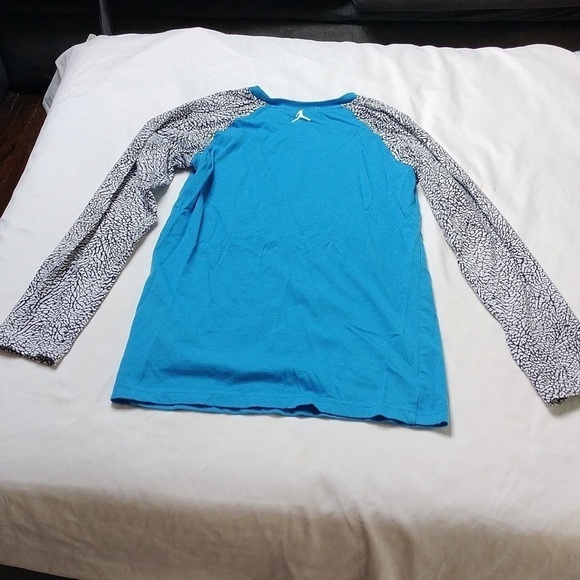 Michael Jordan #23 boys large sized youth long sleeved t shirt - Picture 8 of 12
